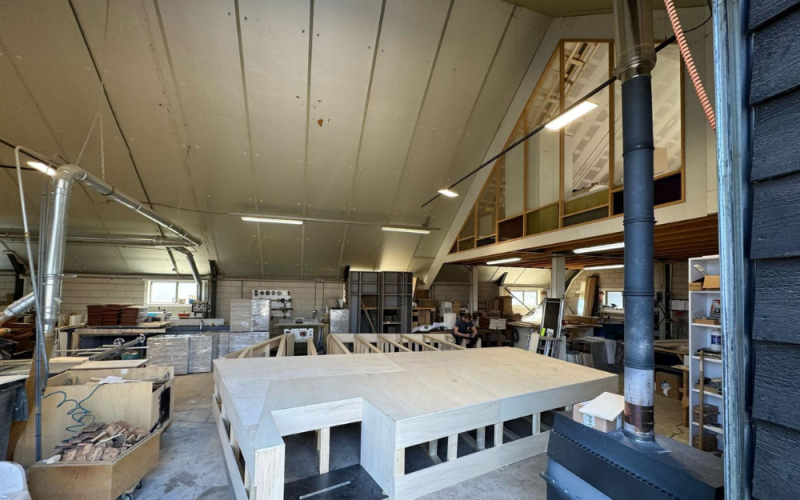 Maatwerk in de werkplaats van Binnenspecialist Interieurbouw