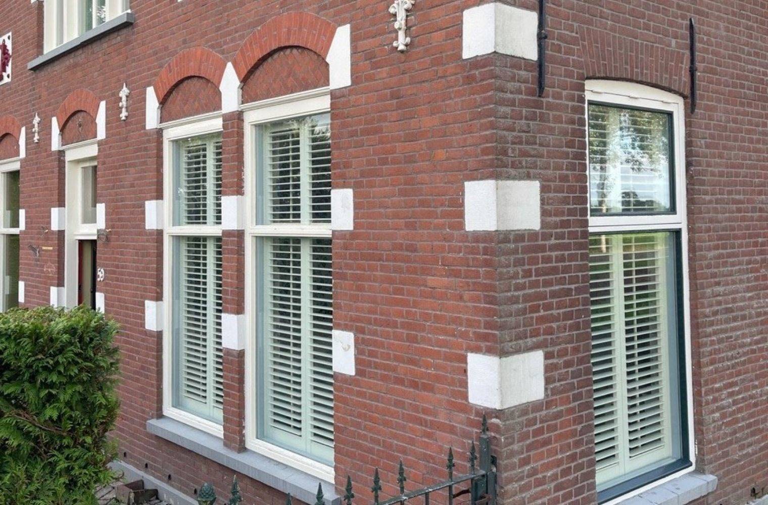 shutters buiten woning