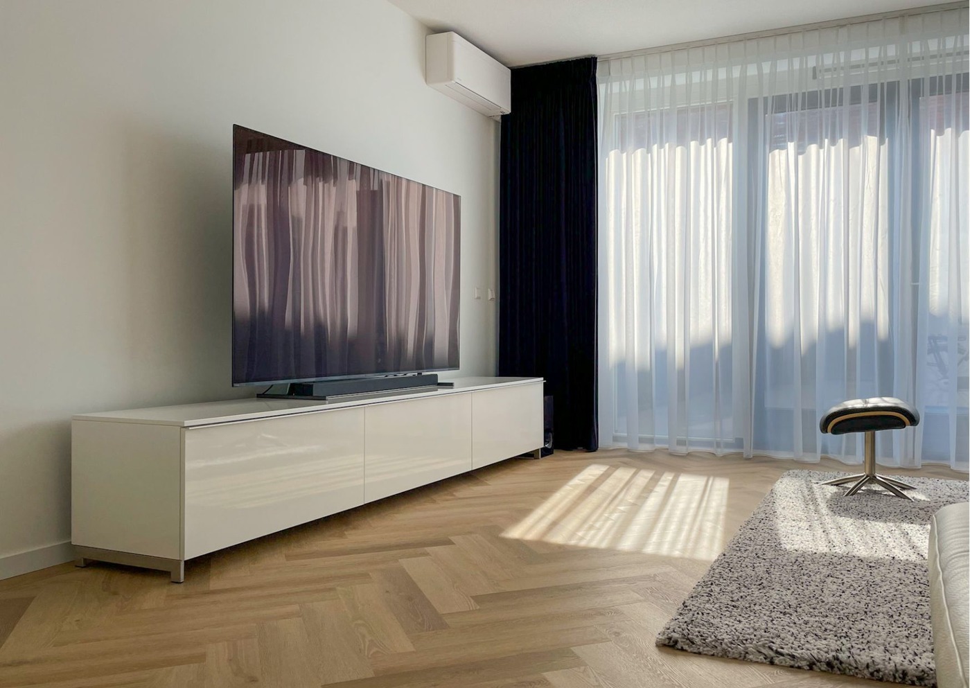 woning interieur vloer en raambekleding